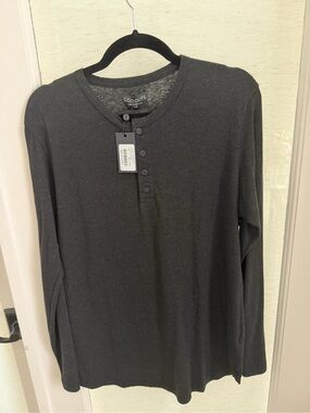 Goodlife Men's Long-Sleeve Henley in Charcoal Gray